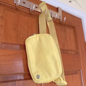 Lulu Lemon Everywhere Belt Bag
